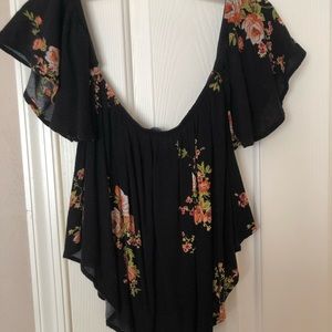 XS/S Off the shoulder Crop Top!